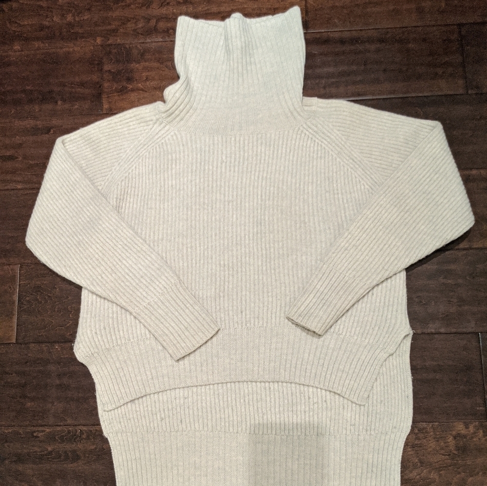Wilfred Free Cream Turtleneck